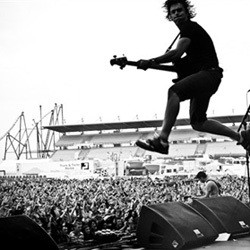 Enter Shikari Siap Tampil sebagai Headliner di Revolusi Distorsi