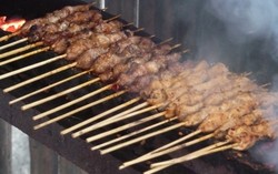 Mau Bikin Sate Kambing dan Sapi? Siapkan Peralatan Ini!