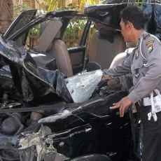 Panther Rombongan Peziarah Tabrak Kontainer, Dua Orang Tewas