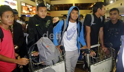 Menumpangi pesawat Lion Air dengan nomor penerbangan JT 586, mereka tiba di bandara internasional Juanda, Surabaya, Minggu (13/10) malam WIB. Bruriy Susanto/detikcom.