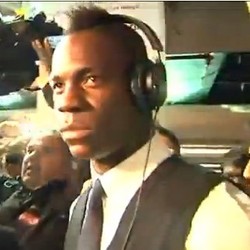Balotelli Terlibat Insiden dengan Kru Stasiun TV Milik Berlusconi
