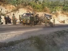 Truk Pembawa Pasukan Pengamanan SBY Terguling