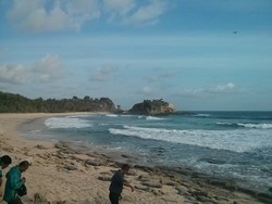 Pantai Klayar, Tanah Lot di Kampung Halaman SBY
