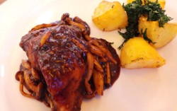 Loewy: Gurih Menyengat, Barramundi Black Pepper Bertabur Jamur Shimenji