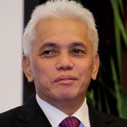 Para Menteri Ekonomi dan Gubernur Merapat ke Kantor Hatta Rajasa