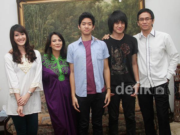 Elma Ikut Rayakan Idul Adha dengan Keluarga Kevin