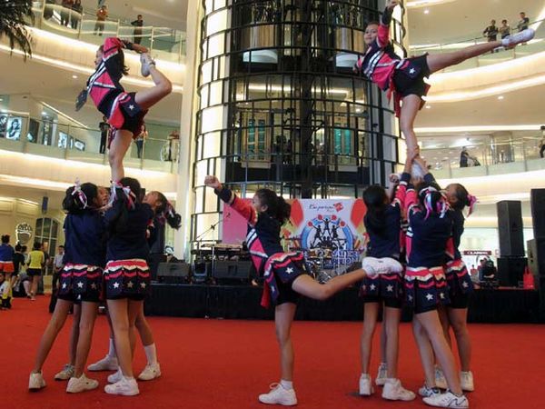 Kompetisi Cheersleader SMP dan SMU