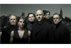 Dokter-dokter Ini Perangi Kanker Payudara dengan Membentuk Grup Band