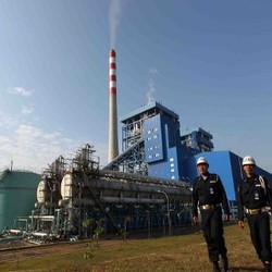 PLN Sewa Genset dari Singapura dan Timteng Untuk Atasi Krisis Listrik Sumatera