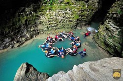 Bertualang ke Gua, Ini 6 Tips Pentingnya