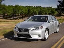 Lexus ES Dibanderol Mulai Rp 810 Juta