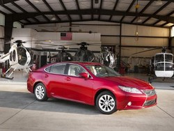 Baby Lexus LS Resmi Mengaspal di Indonesia