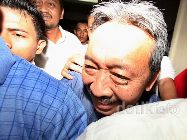 Gatot Digiring ke Tahanan