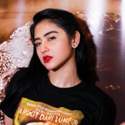 Adegan Ciuman Dewi Persik Diulang 7 Kali di Film Terbarunya