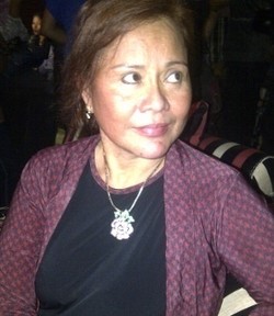 Deasy Tolak Berdamai, Ibunda Vicky Rela Merangkak untuk Minta Maaf