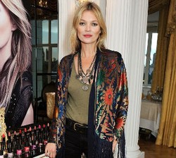 Kate Moss Jadi Fashion Editor Vogue UK, Akankah Tinggalkan Dunia Model?