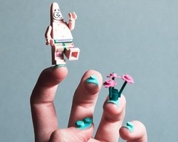 Unik, Nail Art Ini Terbuat dari Lego