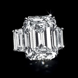 Cincin Pernikahan Kim Kardashian Laku Dilelang Rp 7,5 Miliar