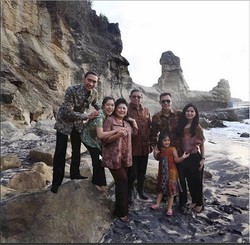 Ini Penjelasan Istana Soal Komentar Bu Ani di Instagram