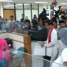 Jokowi Murka Saat Sidak ke Walikota Jaktim, Banting Berkas dan Pintu Mobil 