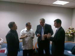 Ketika Bhatoegana Mengajari Anggota DPR Ukraina Makan Onde-onde