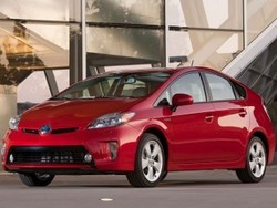 Toyota Tidak Takut dengan Teknologi Hybrid Honda