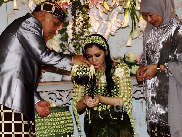 Azima Rajasa Siraman