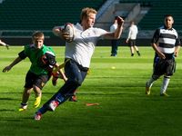 Serunya Main Rugby dengan Pangeran Harry
