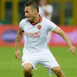 Benitez Waspadai Totti