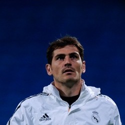 Casillas Akan Pertimbangkan Tinggalkan Madrid