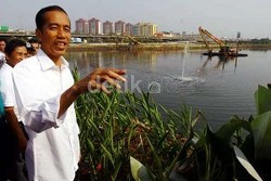 Rupa-rupa Ekspresi Jokowi Saat Sidak ke Kantor Birokrat DKI