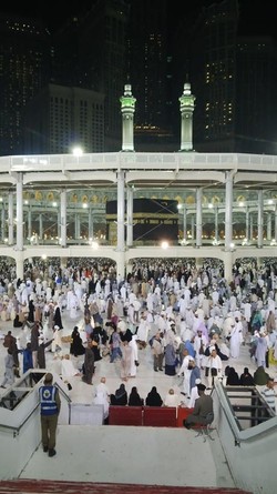 Kloter Pertama Jamaah Haji Tiba di Jakarta Minggu Malam 