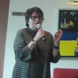 Francoise Huguier, Fotografer Wanita Lintas Genre