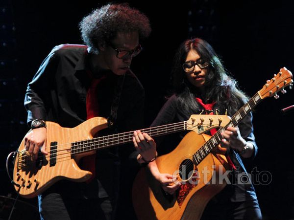 Hanyut Dalam Suasana dengan Endah N Rhesa