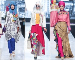 Dian Pelangi Ciptakan Batik untuk Busana Muslim Terbaru yang Colorful