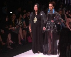 31 Desainer Buka Pesta Mode Jakarta Fashion Week 2014