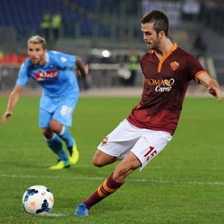 Pjanic Pimpin Roma Kalahkan Napoli 2-0