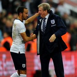 Pemaknaan Feed the Monkey pada Andros Townsend yang Bikin Jengkel Pemaknaan Feed the Monkey pada Andros Townsend yang Bikin Jengkel