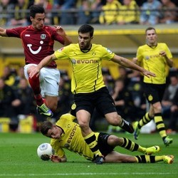 Dortmund Menang Tipis Berkat Penalti Reus