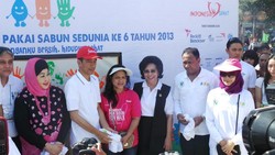 Jokowi Bawakan Kuis Berhadiah Sepeda di Acara Hari Cuci Tangan Sedunia