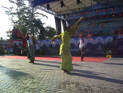 Tari Cakalele Ramaikan Festival Raja Ampat