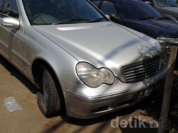 Mobil Mercy Narkoba Digiring ke Polres Jakarta Pusat