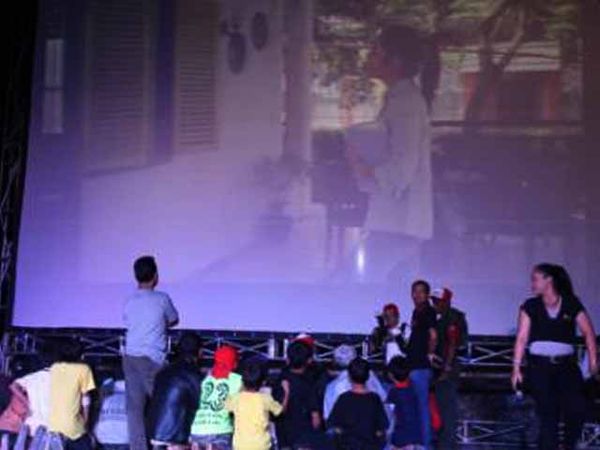 OJK Hidupkan Bioskop Keliling