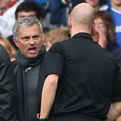 Mourinho Frustrasi karena Cardiff Buang-buang Waktu