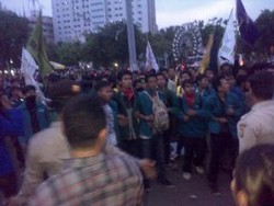 Demo Depan Istana Ricuh, Mahasiswa dan Polisi Saling Dorong
