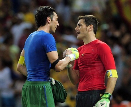 Buffon Semangati Casillas untuk Keluar dari Masa Sulit