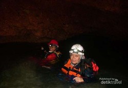 Masuk ke Perut Bumi di Gua Mburi Omah, Gunungkidul