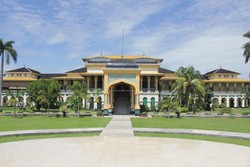 Kemegahan Istana Maimun yang Mengagumkan