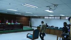 Penjara 17 Tahun 5 Bulan Menanti Fathanah Sang Don Juan