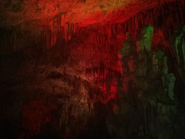 Gua Unik Bersuara Gong